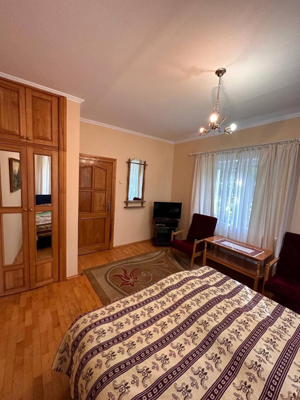 Bed and Breakfast Роксолана Трускавец Экстерьер фото